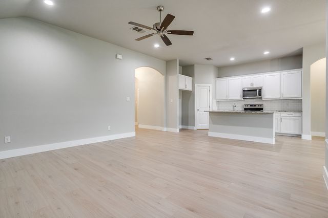 836 Mesa Vista, Crowley, TX 76036