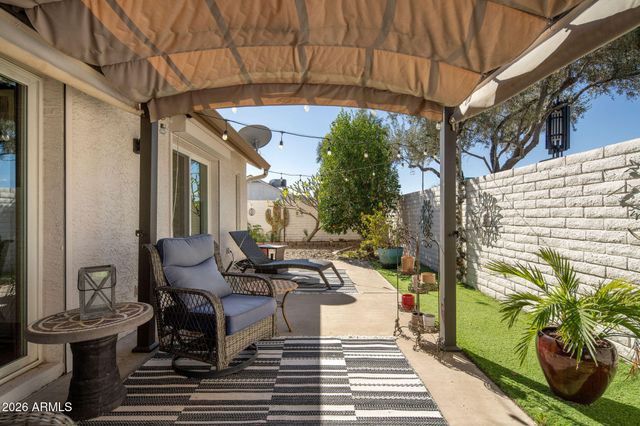 902 E WAGONER Road, Phoenix, AZ 85022