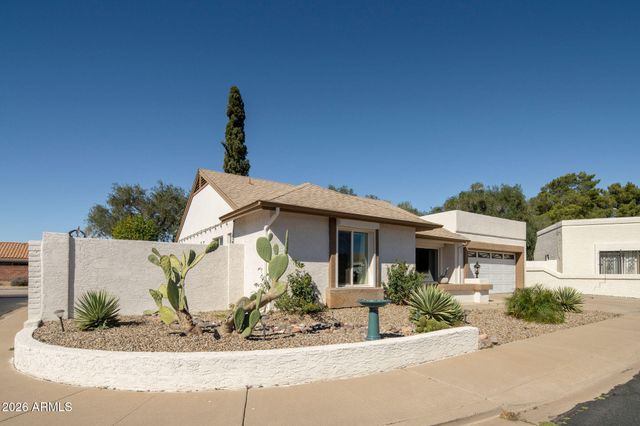 902 E WAGONER Road, Phoenix, AZ 85022