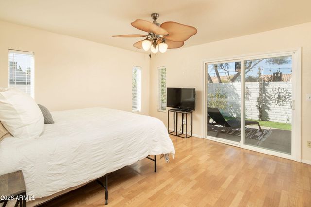 902 E WAGONER Road, Phoenix, AZ 85022