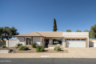 902 E WAGONER Road, Phoenix, AZ 85022