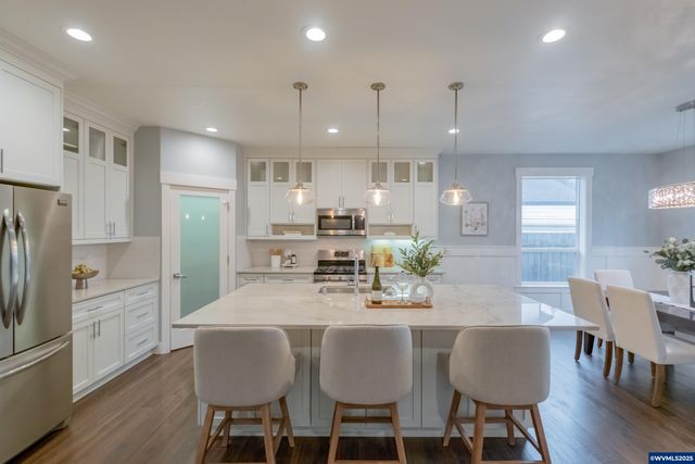 5190 NE North Park Ct, Albany, OR 97321