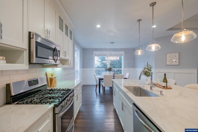 5190 NE North Park Ct, Albany, OR 97321