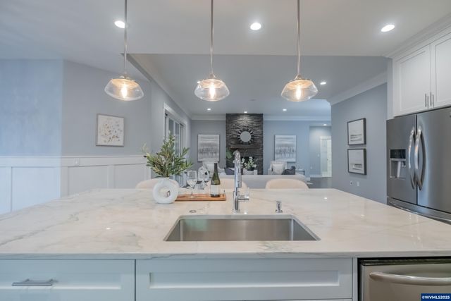 5190 NE North Park Ct, Albany, OR 97321