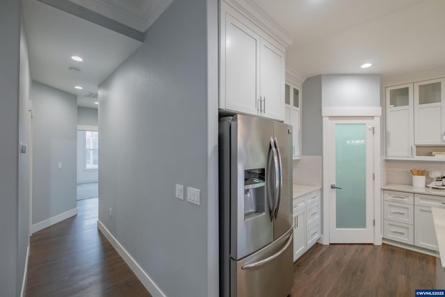 5190 NE North Park Ct, Albany, OR 97321