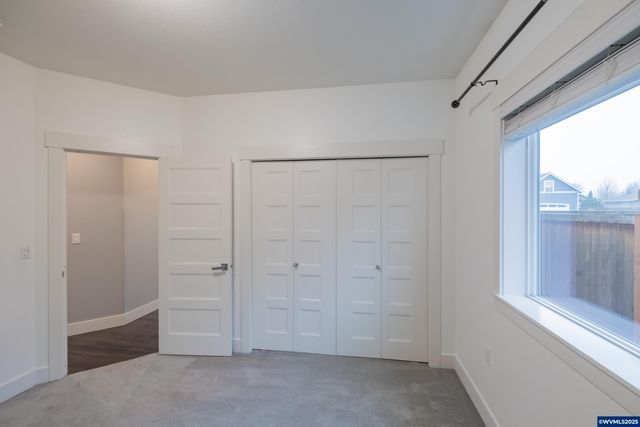 5190 NE North Park Ct, Albany, OR 97321