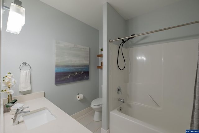 5190 NE North Park Ct, Albany, OR 97321