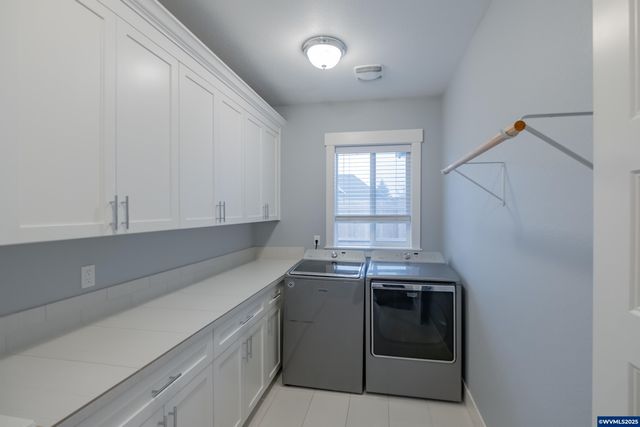 5190 NE North Park Ct, Albany, OR 97321