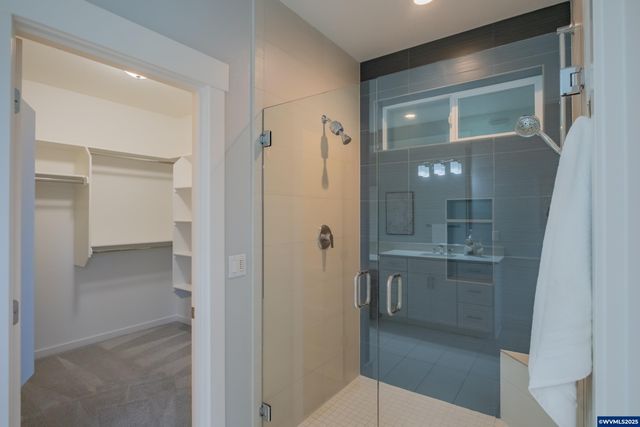 5190 NE North Park Ct, Albany, OR 97321