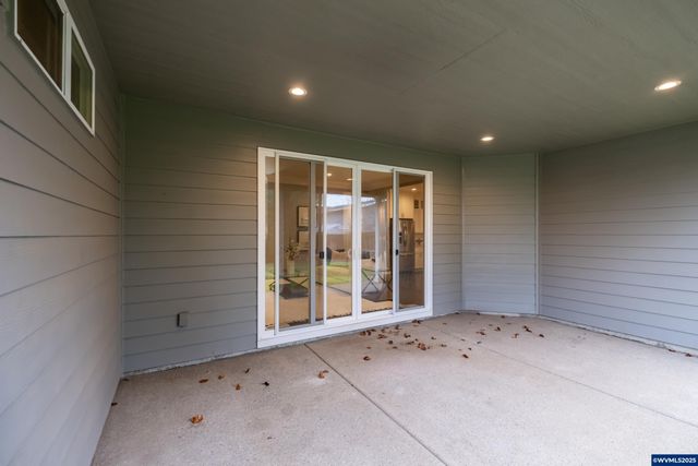 5190 NE North Park Ct, Albany, OR 97321