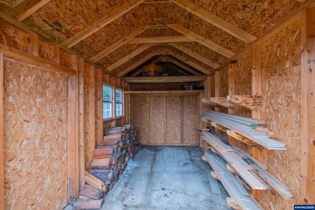 5190 NE North Park Ct, Albany, OR 97321