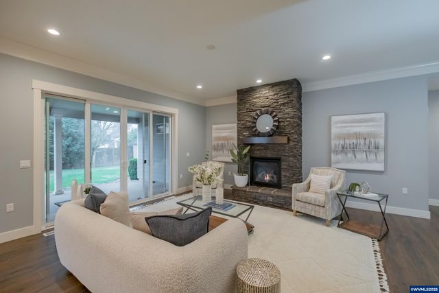 5190 NE North Park Ct, Albany, OR 97321