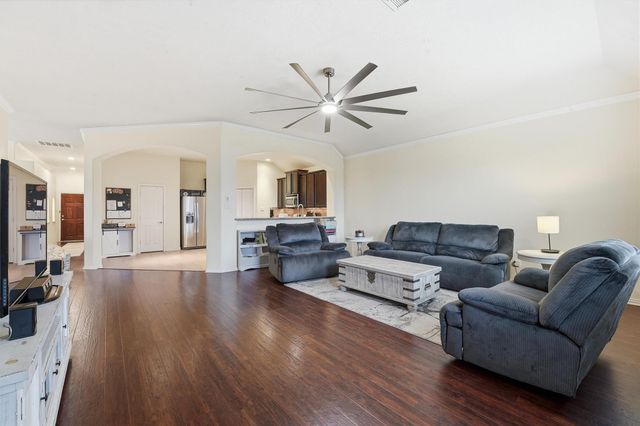 114 Avery Springs Lane, Dickinson, TX 77539