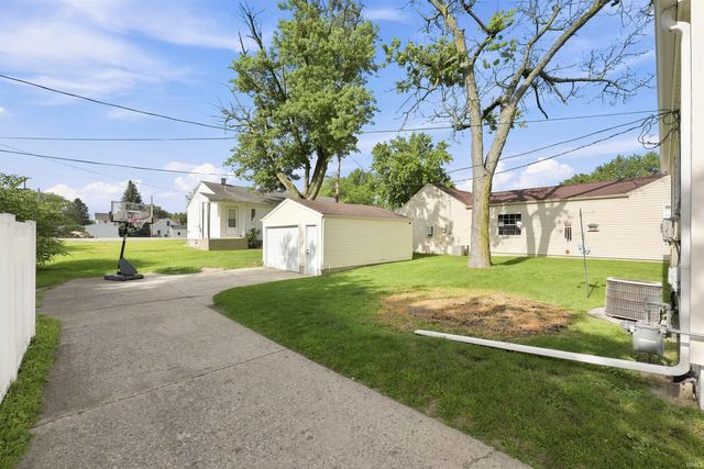 1815 Cherokee Road, Fort Wayne, IN 46808