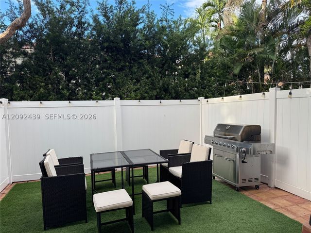 11117 NW 43rd Ln, Doral, FL 33178