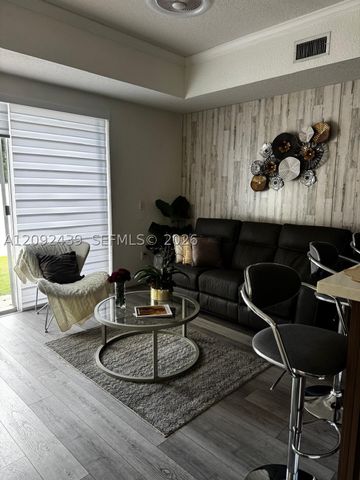 11117 NW 43rd Ln, Doral, FL 33178