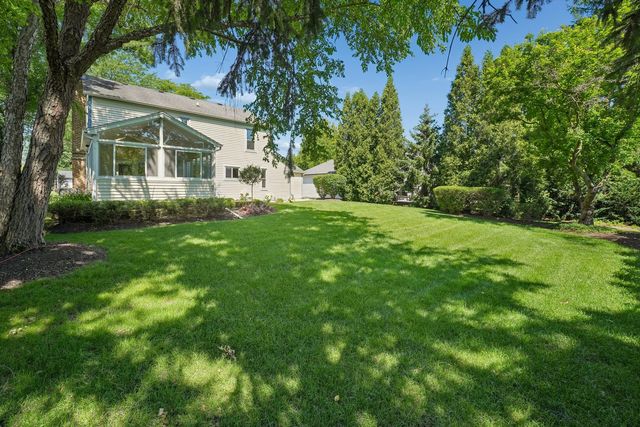 2027 Richton Drive, Wheaton, IL 60189