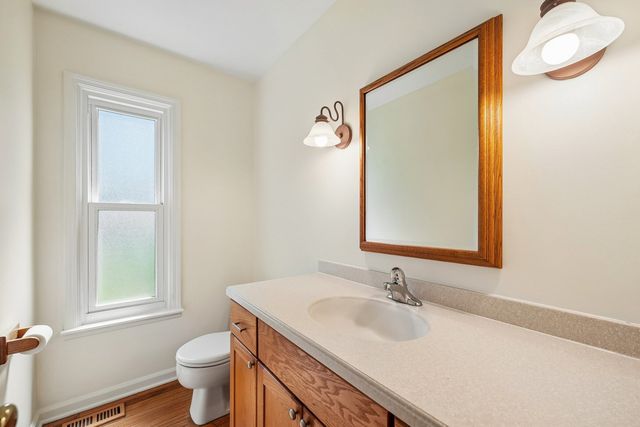 2027 Richton Drive, Wheaton, IL 60189