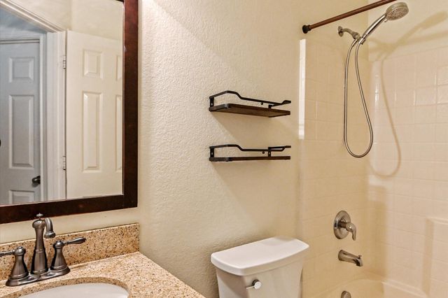 15802 Neenah Oak LOOP, Austin, TX 78717