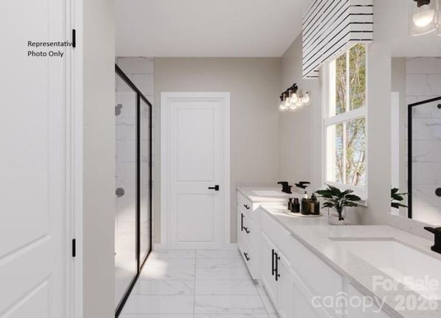 2040 Fernway Drive, Charlotte, NC 28216