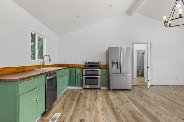 7145 Superior Town Rd, Lincoln, CA 95648