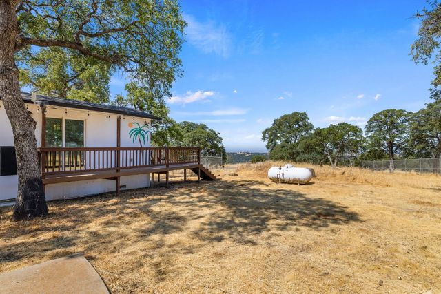 7145 Superior Town Rd, Lincoln, CA 95648