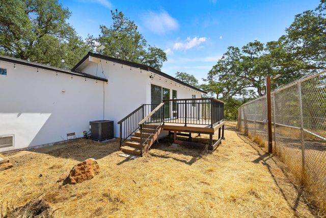 7145 Superior Town Rd, Lincoln, CA 95648