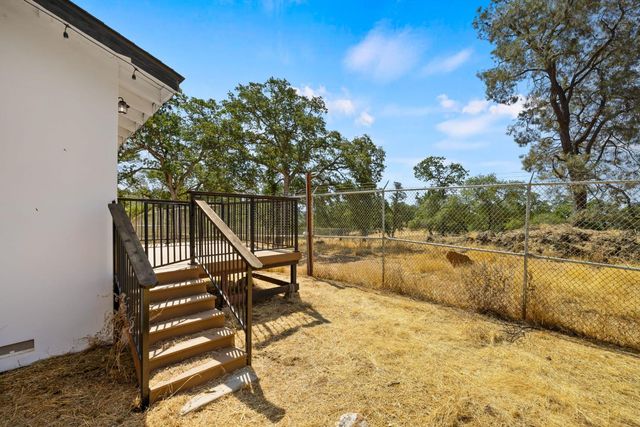 7145 Superior Town Rd, Lincoln, CA 95648