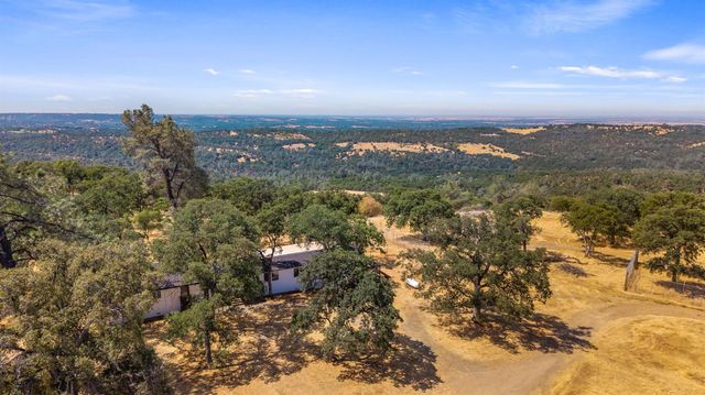 7145 Superior Town Rd, Lincoln, CA 95648