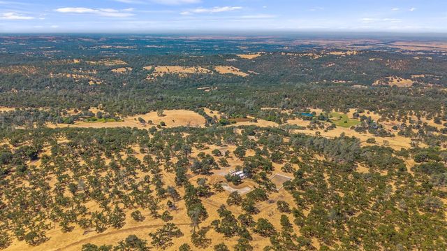 7145 Superior Town Rd, Lincoln, CA 95648