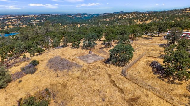 7145 Superior Town Rd, Lincoln, CA 95648