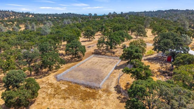 7145 Superior Town Rd, Lincoln, CA 95648