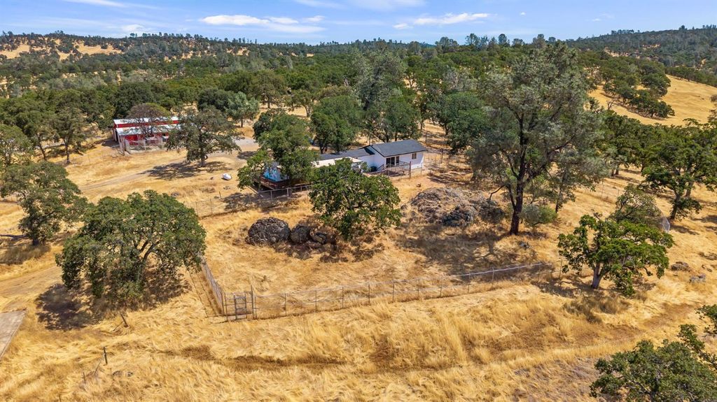 7145 Superior Town Rd, Lincoln, CA 95648