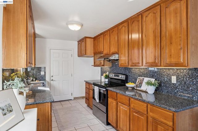 23719 Nevada Rd, Hayward, CA 94541