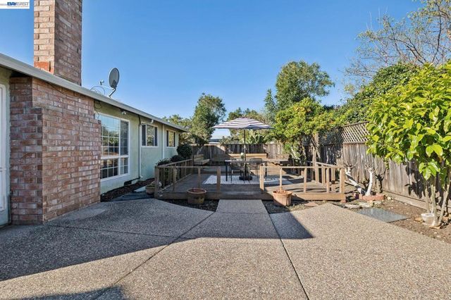 23719 Nevada Rd, Hayward, CA 94541