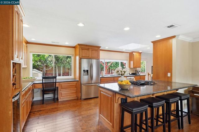 491 Ewing Dr, Pleasanton, CA 94566