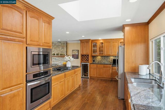 491 Ewing Dr, Pleasanton, CA 94566