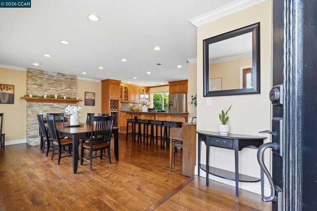 491 Ewing Dr, Pleasanton, CA 94566