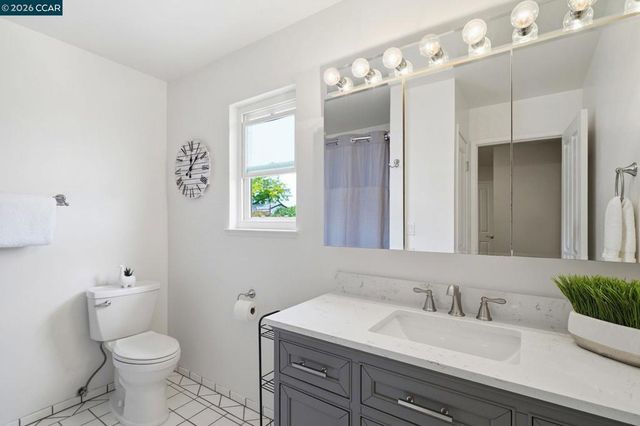 491 Ewing Dr, Pleasanton, CA 94566