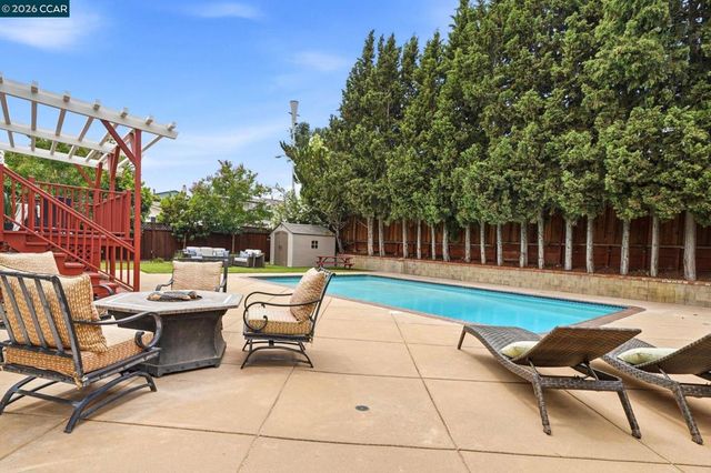 491 Ewing Dr, Pleasanton, CA 94566