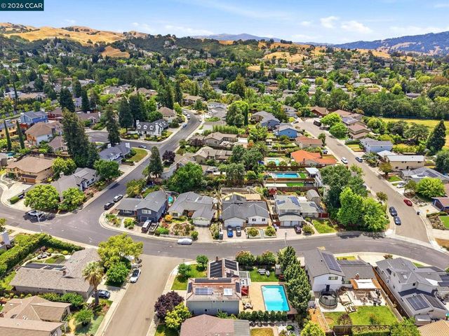 491 Ewing Dr, Pleasanton, CA 94566