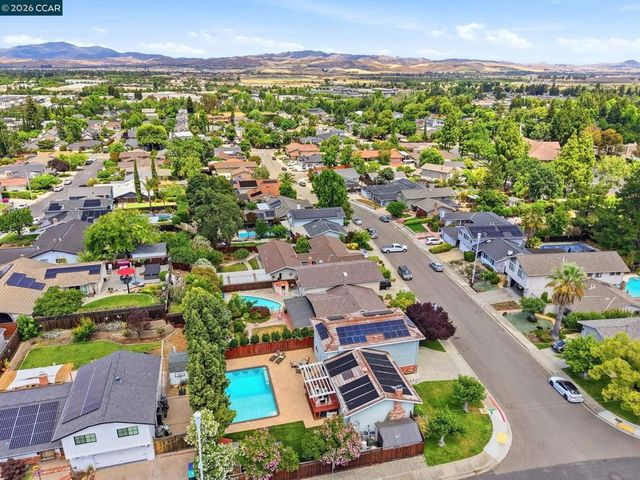 491 Ewing Dr, Pleasanton, CA 94566