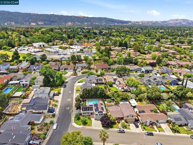 491 Ewing Dr, Pleasanton, CA 94566