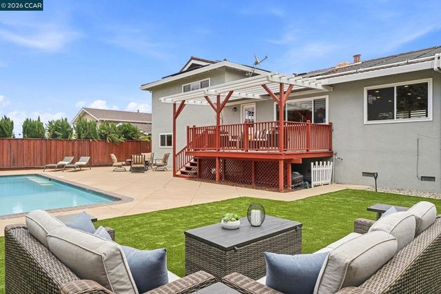 491 Ewing Dr, Pleasanton, CA 94566