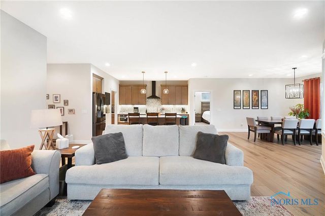 1635 Winterwood Court, Bowling Green, OH 43402