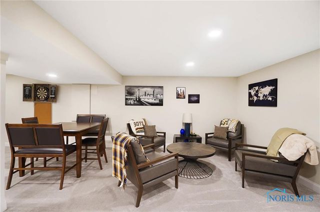 1635 Winterwood Court, Bowling Green, OH 43402