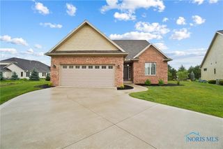 1635 Winterwood Court, Bowling Green, OH 43402