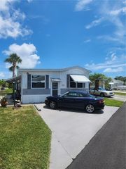 1674 UNIVERSITY PARKWAY 371, Sarasota, FL 34243