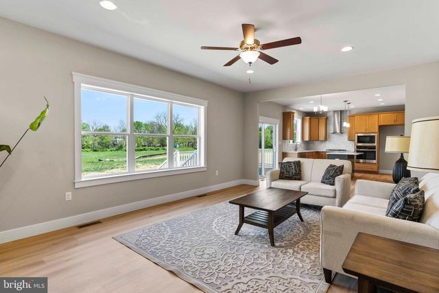 1010 EDORMA CT, Harrisburg, PA 17112