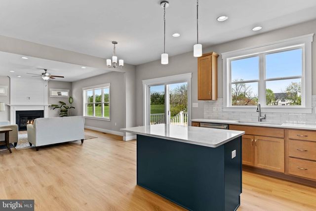 1010 EDORMA CT, Harrisburg, PA 17112